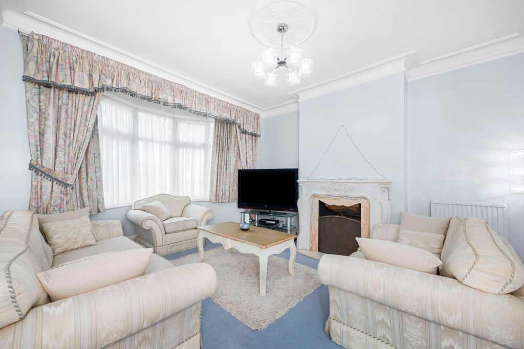 Property photo 3 of 15