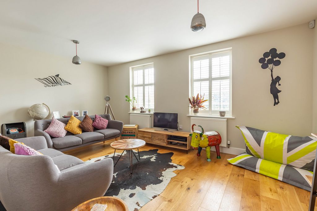 Property photo 3 of 14