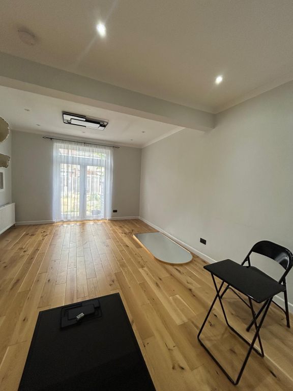 Property photo 1 of 9 3 Bed Terraced House To Rent Caulfield Road, London E6
