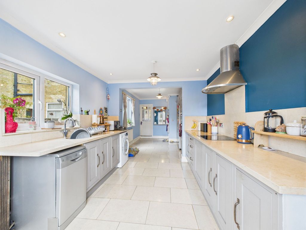 Property photo 2 of 29