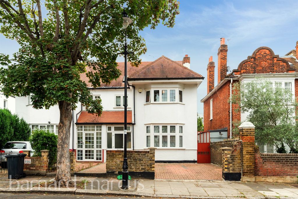 Property photo 1 of 12