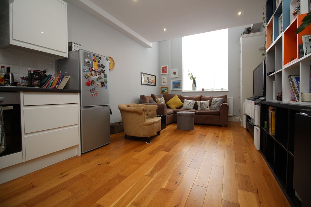Property photo 2 of 6