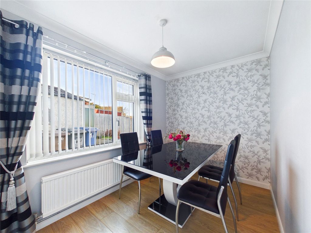 Property photo 3 of 9 Picture No. 12