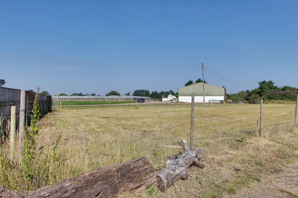 Property photo 3 of 4