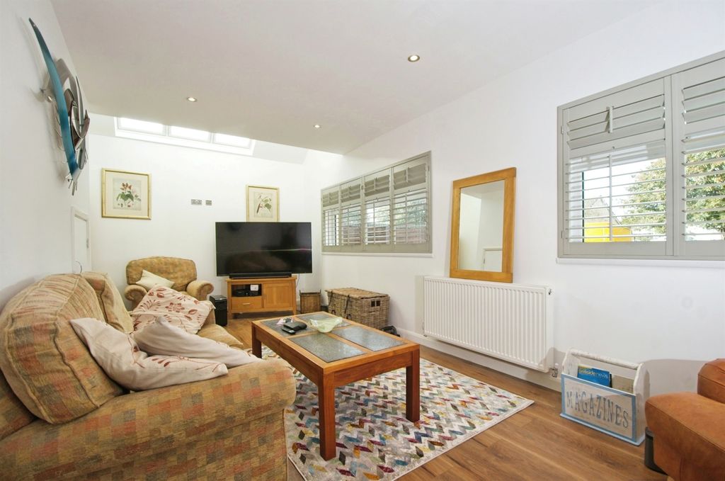 Property photo 2 of 35