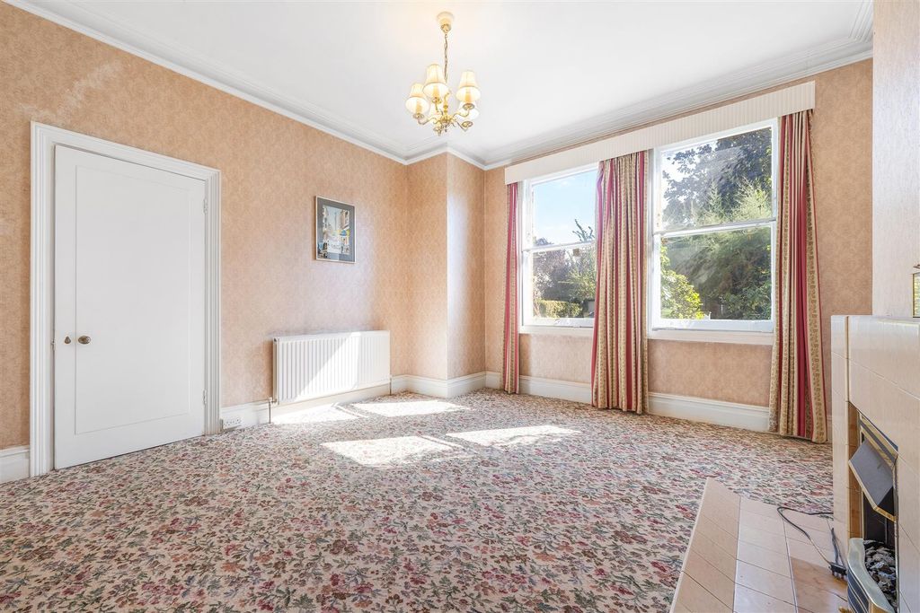 Property photo 3 of 15 Reddons Road-5.Jpg