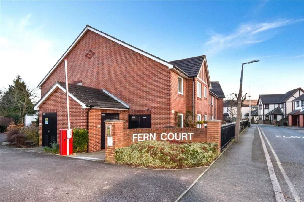 Property photo 1 of 12 Presented By Clinton Crawford At Ewemove Bexley An