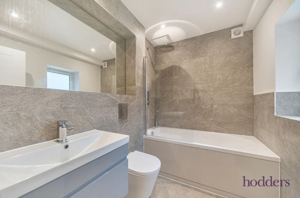 Property photo 3 of 21 535F0Efd-5cd9-485...