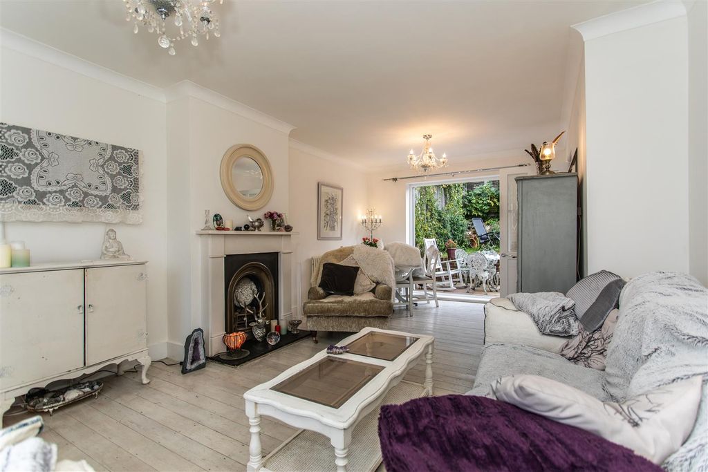 Property photo 2 of 24 39 Goldstone Lane21.Jpg