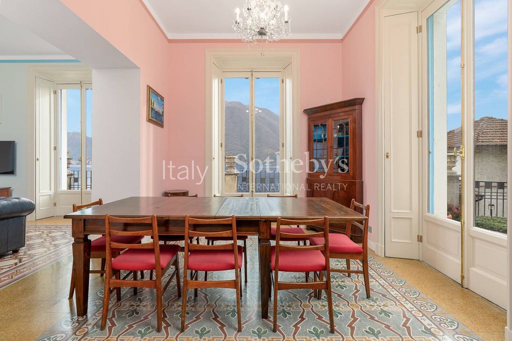 Property photo 2 of 31