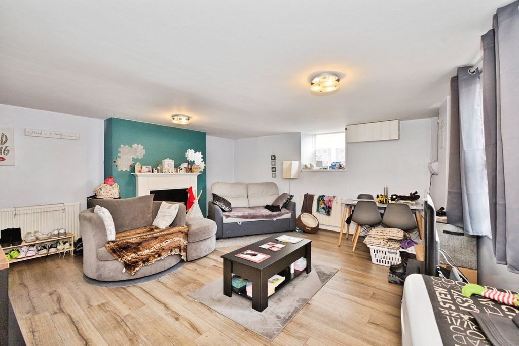 Additional image 11 of 2 bed flat for saleRutters Lane, Ilminster, Somerset TA19