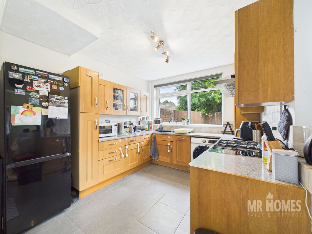 Property photo 2 of 41