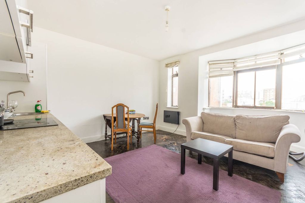 Property photo 1 of 4