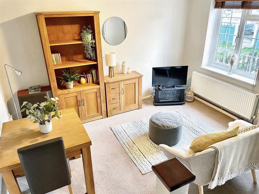 Property photo 2 of 7 00.Jpg