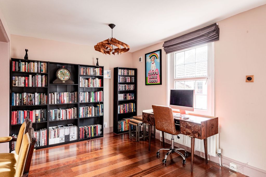 Property photo 3 of 17