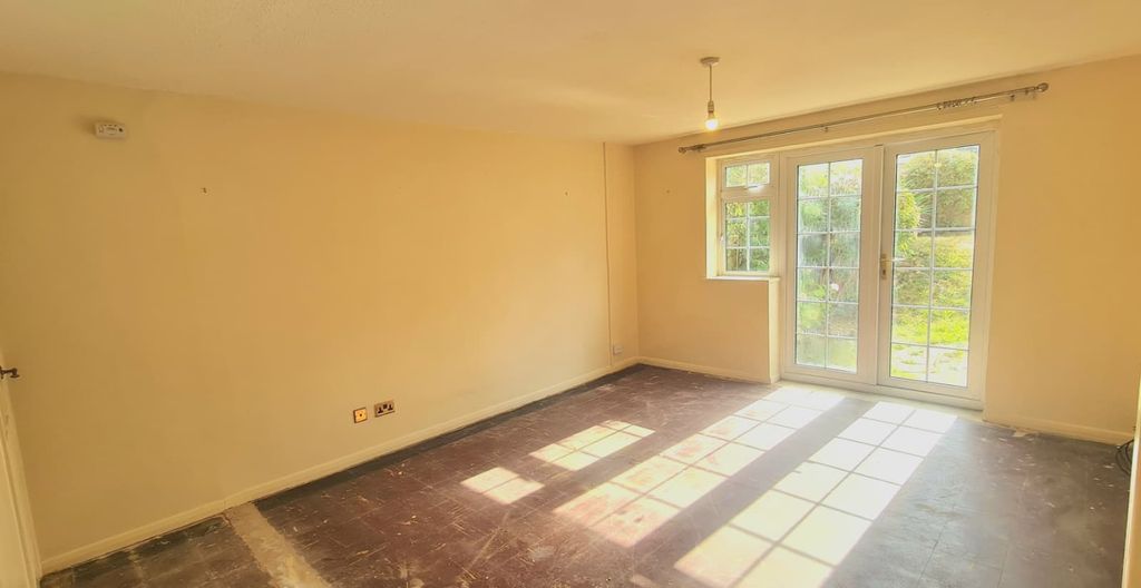 Property photo 3 of 10 Photo 10