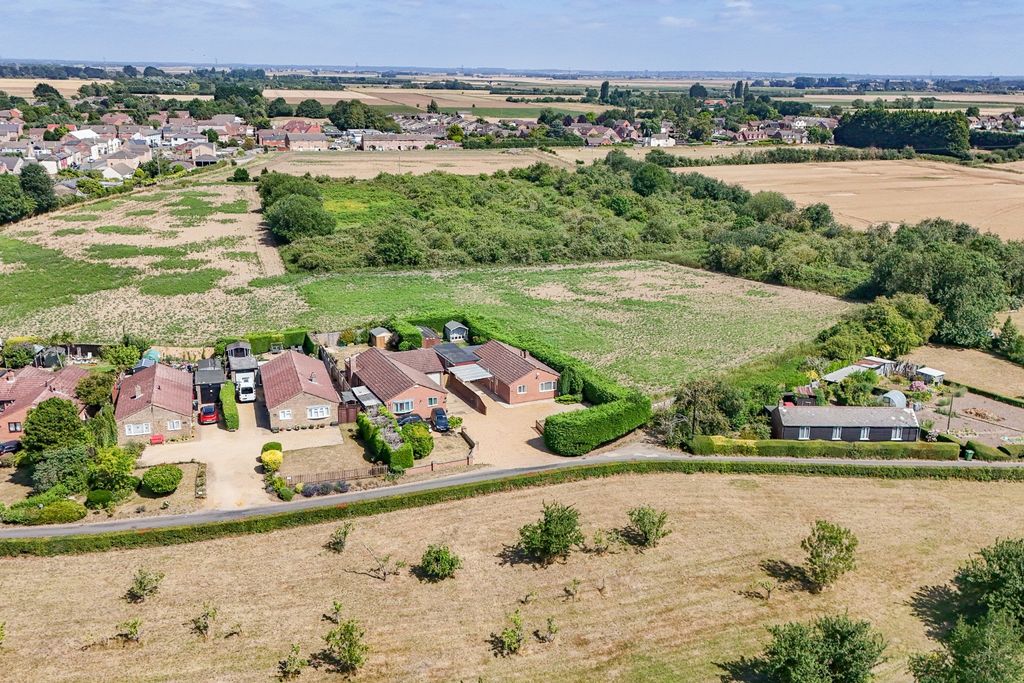 Property photo 2 of 30 5274352