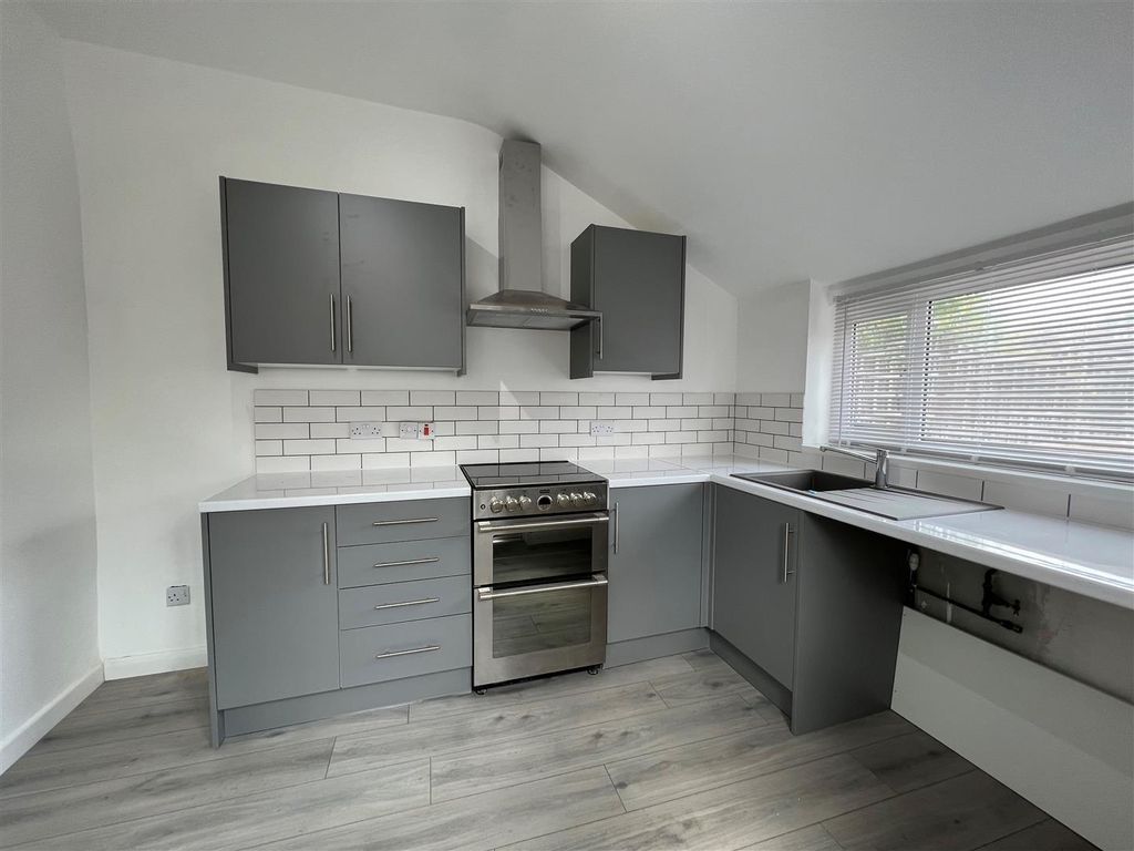 Property photo 2 of 10 Kitchen.Jpg