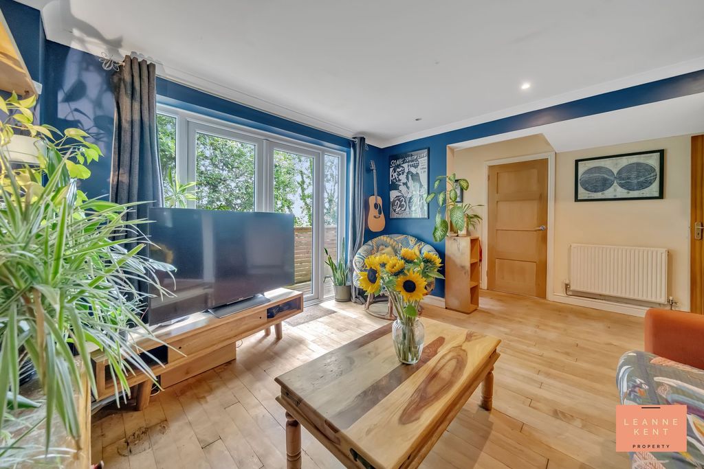 Property photo 2 of 44