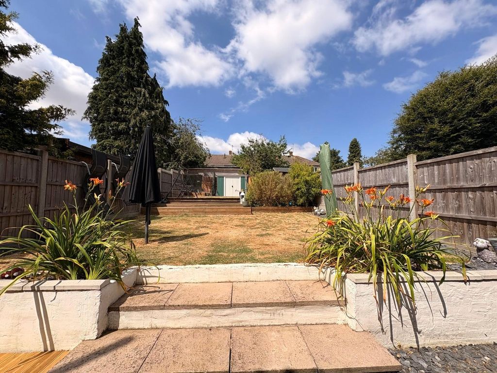 Property photo 2 of 27 Picture No. 04