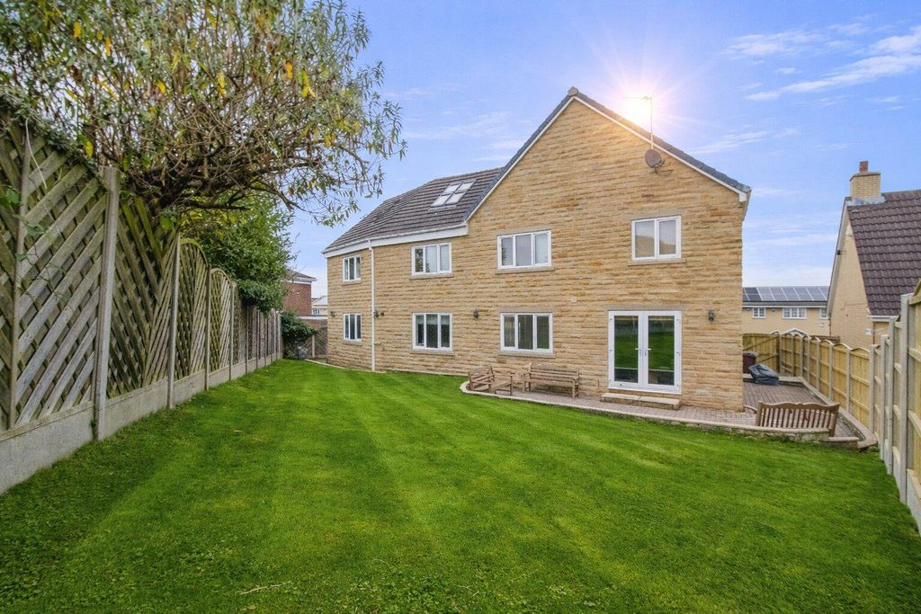 Property photo 1 of 25