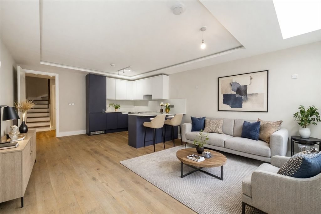 Property photo 1 of 8 Main Picture