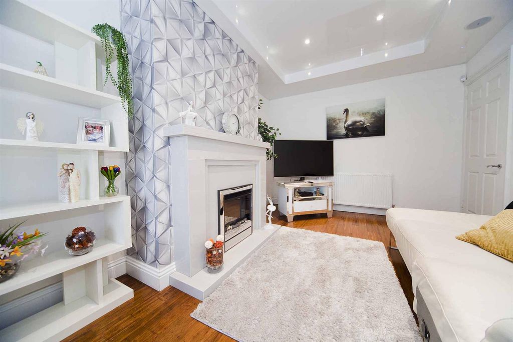 Property photo 2 of 22