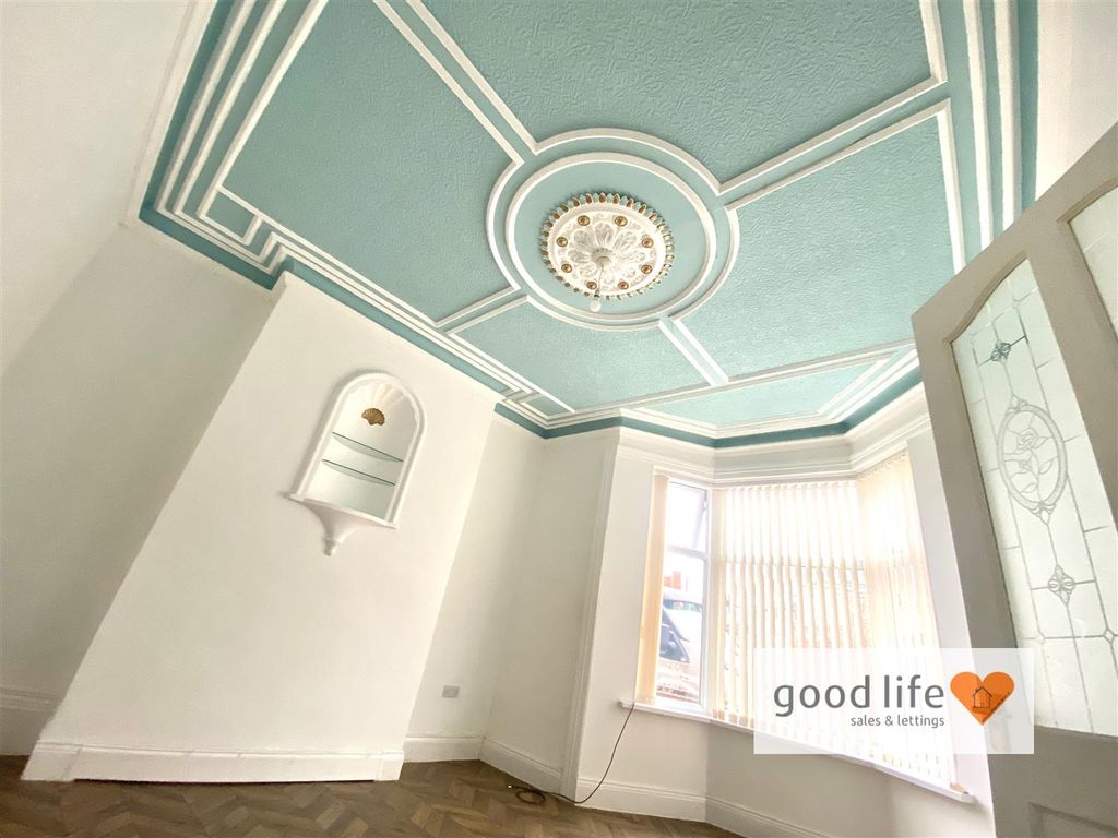 Property photo 3 of 16 20251015_094828377_Ios9Sydenhamterrace.Jpg