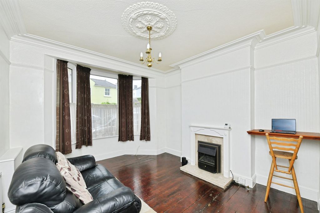 Property photo 2 of 13