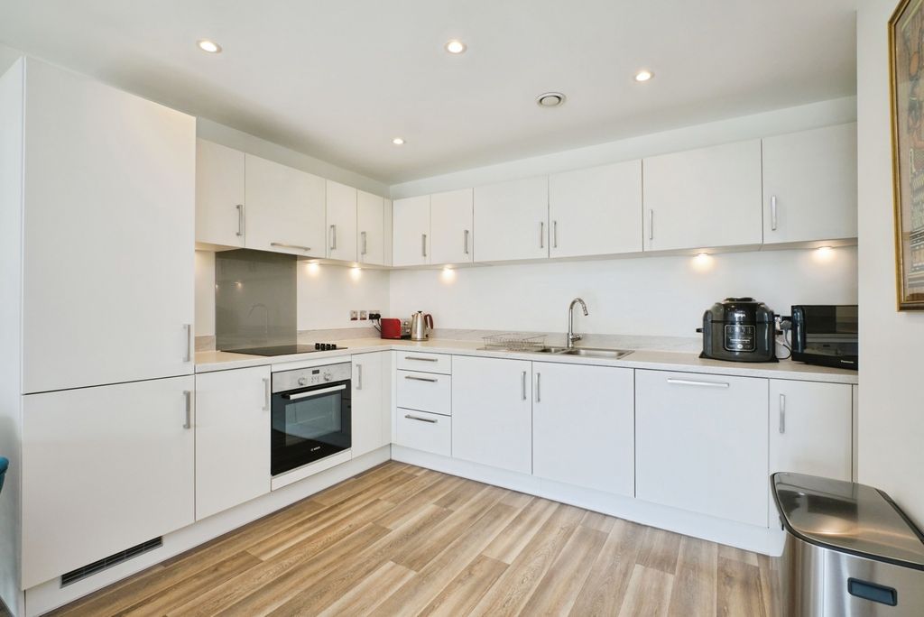 Property photo 3 of 17 Pbox-Img.Jpg
