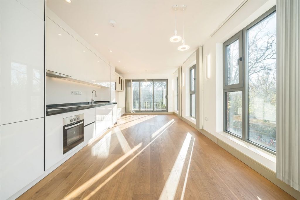 Property photo 2 of 6