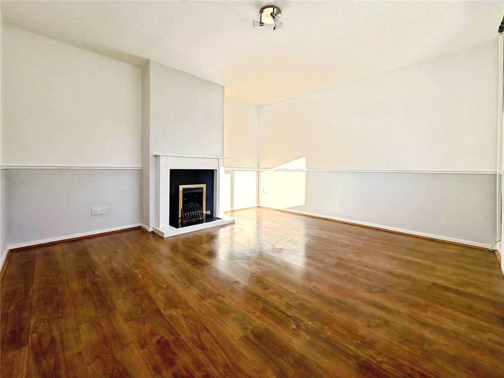 Property photo 2 of 9 Picture No. 20