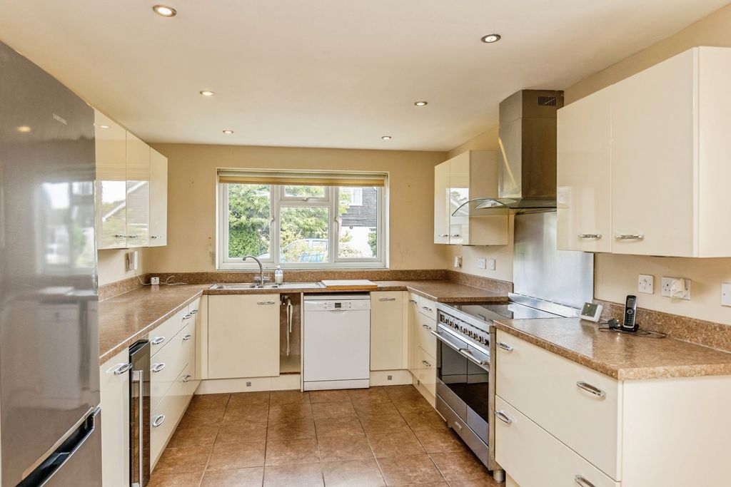 Property photo 3 of 18 Pbox-Img.Jpg