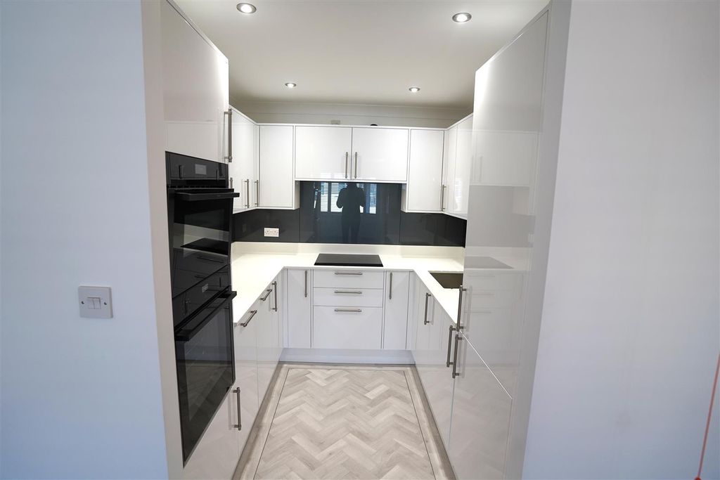 Property photo 2 of 17 Dsc00413-Modified.Jpg