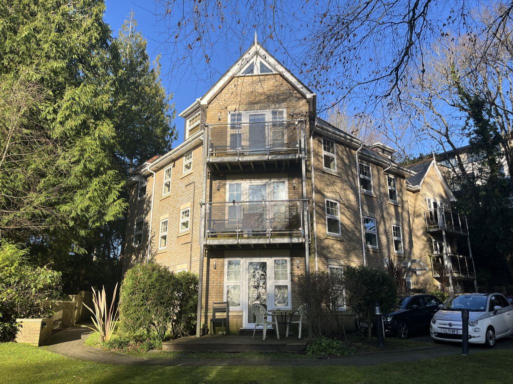 Property photo 1 of 7 Front (1)