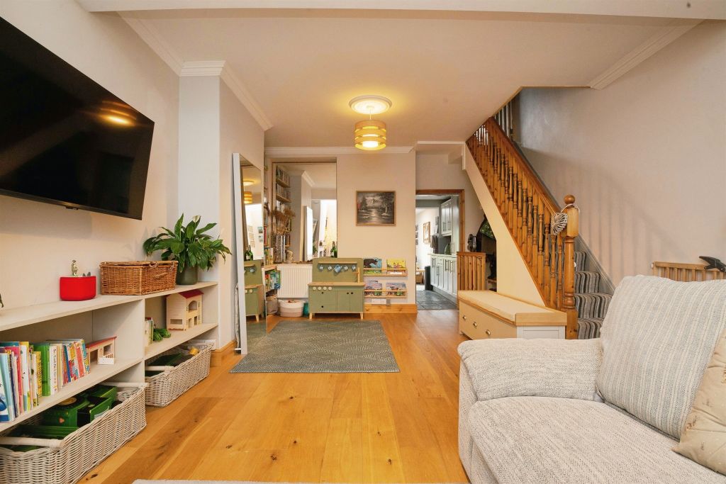 Property photo 2 of 25