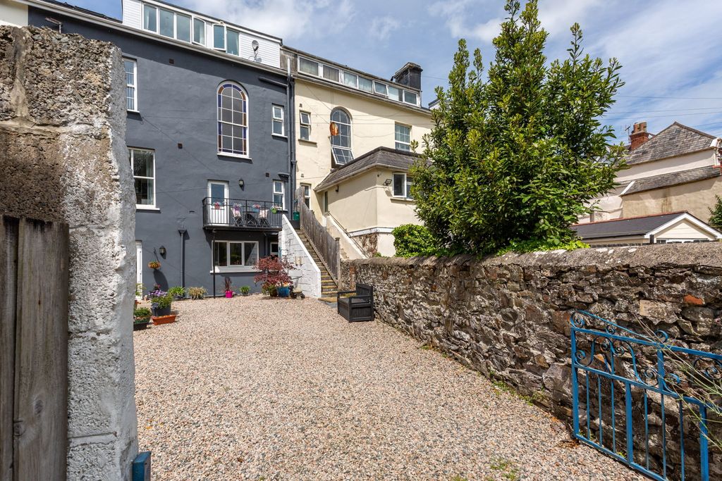 Additional image 13 of 2 bed flat for saleVictoria Road, Barnstaple EX32