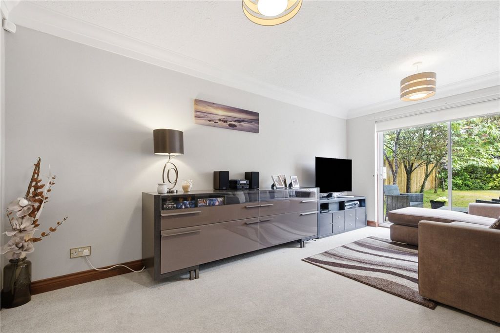 Additional image 6 of 5 bed detached house for saleBatterflatts Gardens, Stirling, Stirlingshire FK7