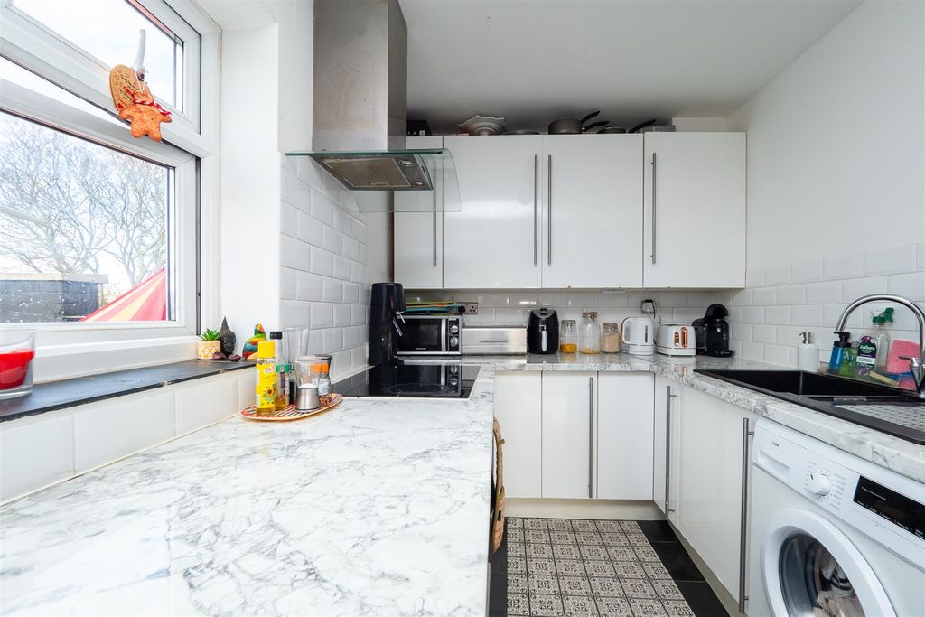 Property photo 3 of 11 St.Ac-009.Jpg