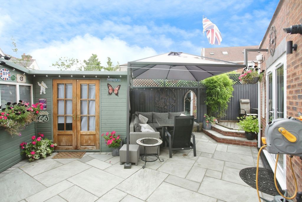 Property photo 3 of 16 Photo