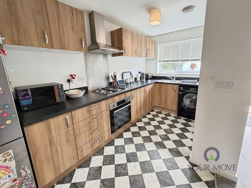 Property photo 3 of 12 Kitchen