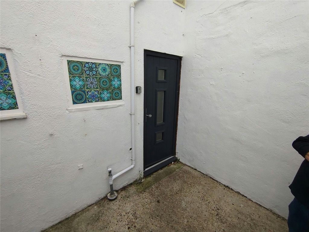 Property photo 2 of 8 Dcm250073_01.Jpg
