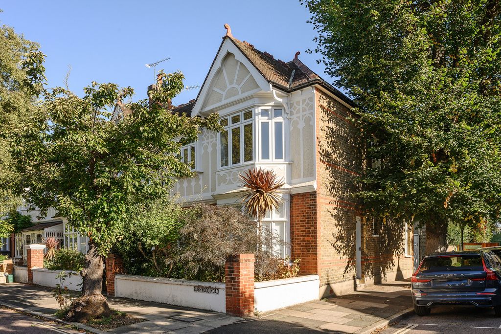 Property photo 2 of 8