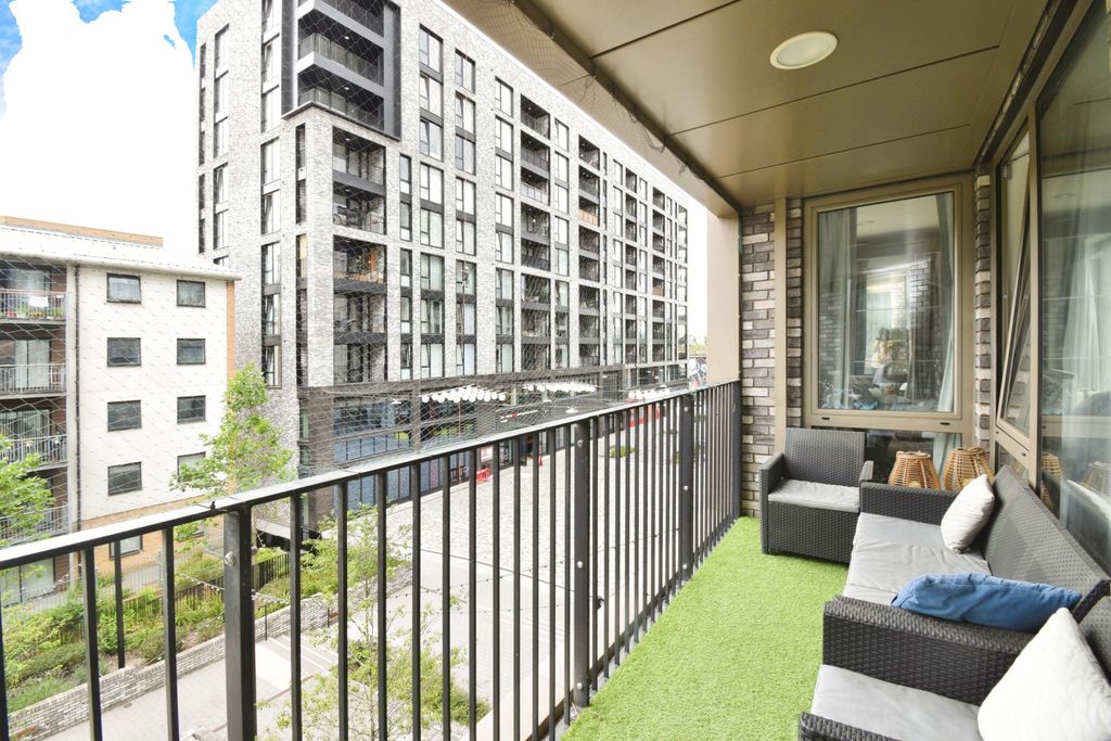 Property photo 1 of 25