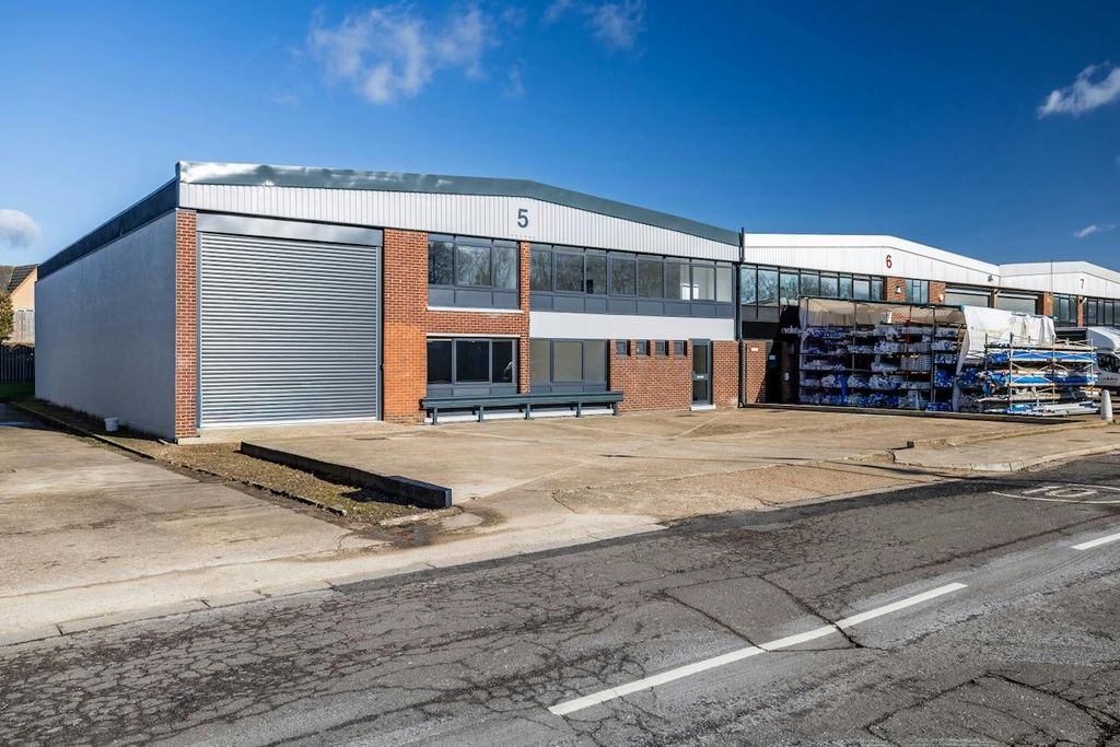Property photo 2 of 8 Unit 5 Eldon Way Industrial - Biggleswade-85.Jpeg