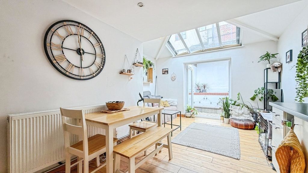 Property photo 1 of 15 Pbox-Img.Jpg