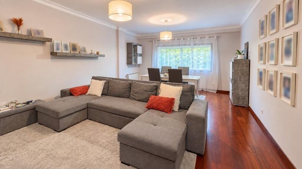 Property photo 1 of 15 Two-Bedroom Flat With Balcony, Central Heating And Garage | Valongo
