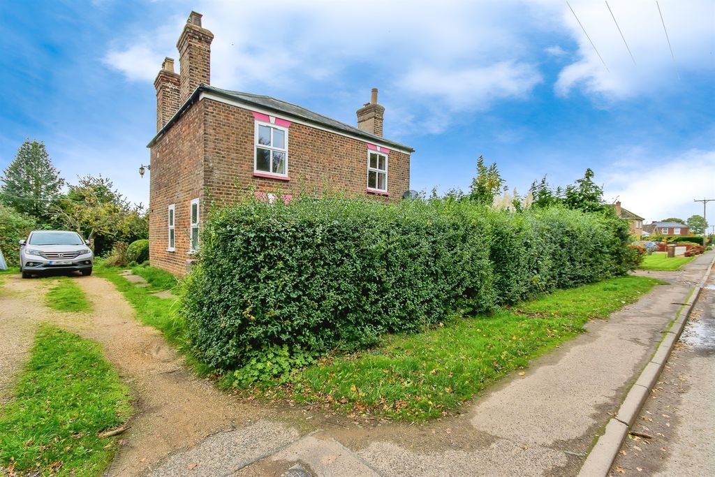 Property photo 1 of 9