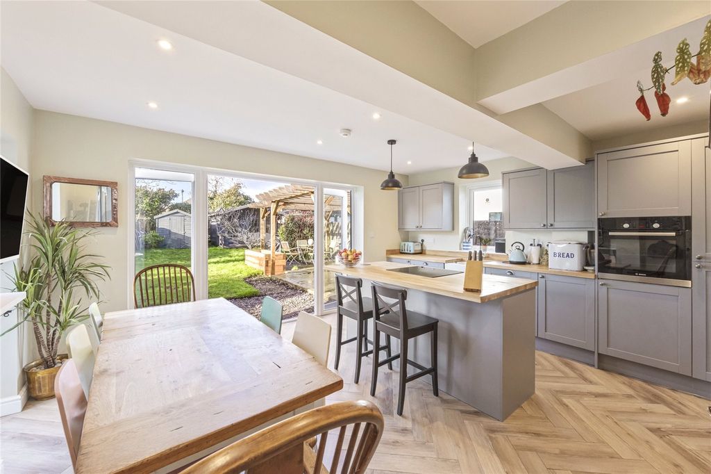 Property photo 2 of 14 Picture No. 19