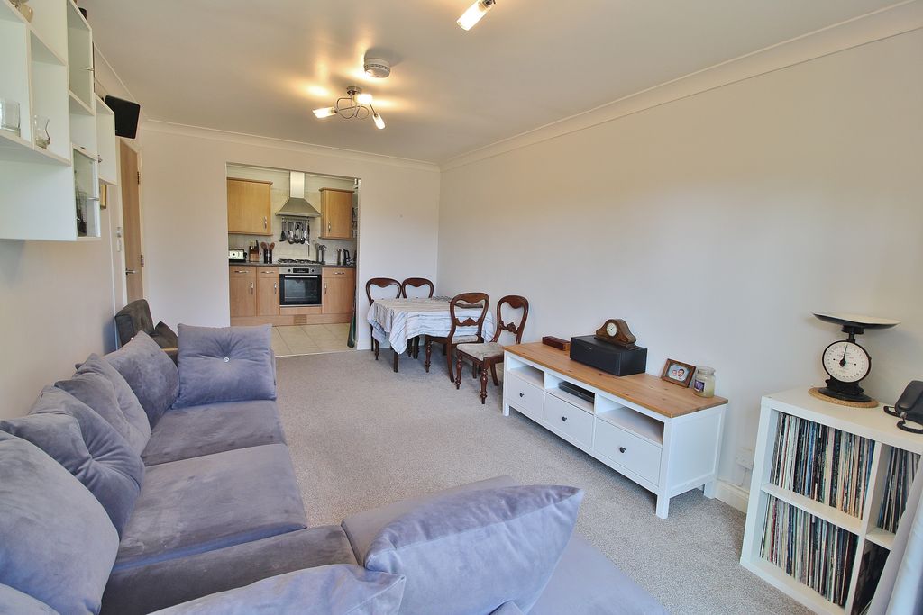 Property photo 2 of 12